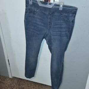 Amazon Essentials Women’s Jeggings - Medium Blue Wash